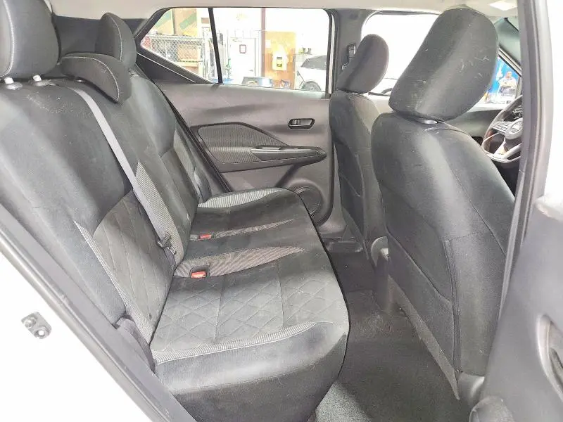 2019 NISSAN KICKS S  
