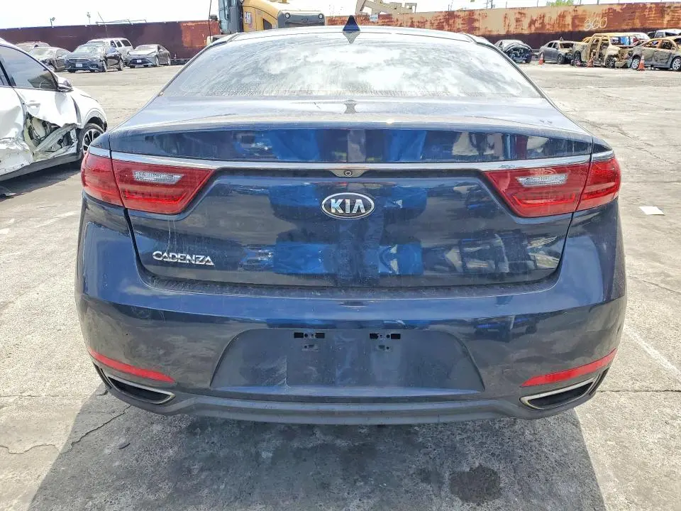 2017 KIA CADENZA PREMIUM  