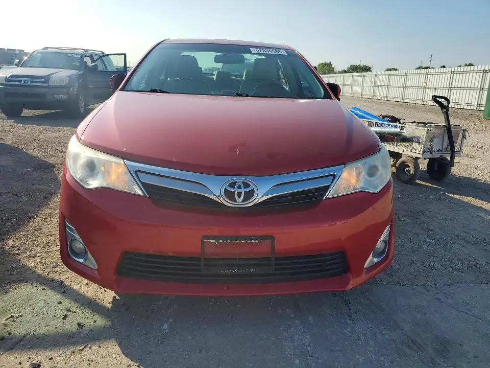 2013 TOYOTA CAMRY XLE  