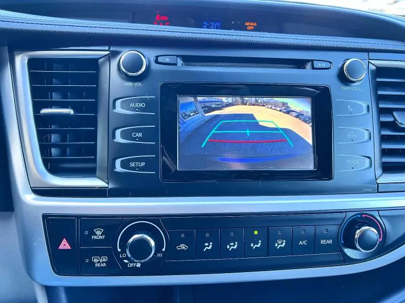 2018 TOYOTA HIGHLANDER LE  