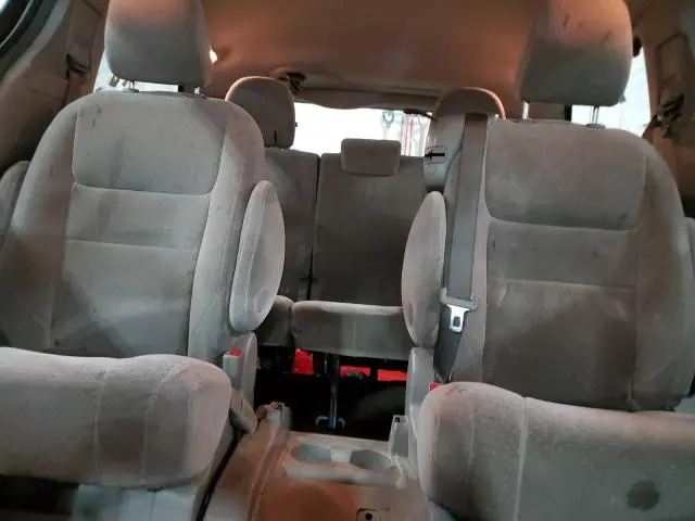 2017 TOYOTA SIENNA LE  