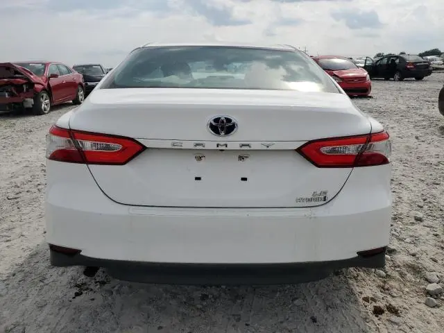 2018 TOYOTA CAMRY LE