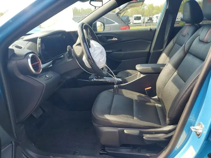 2025 CHEVROLET TRAX 2RS  