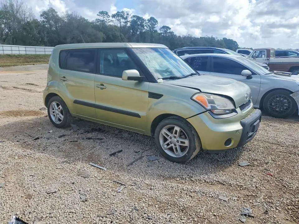 2011 KIA SOUL +  