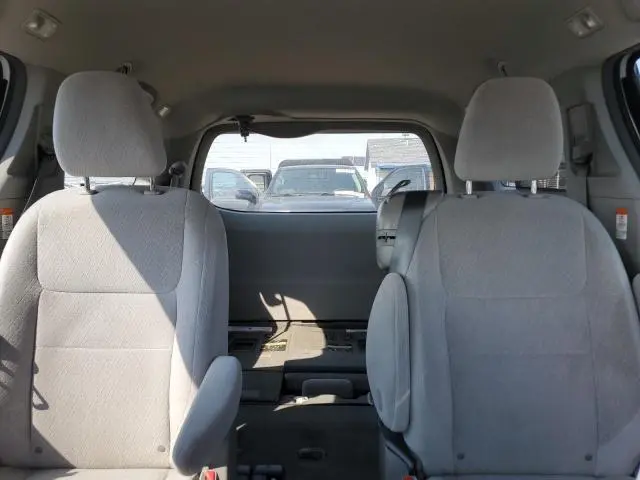 2015 TOYOTA SIENNA LE  