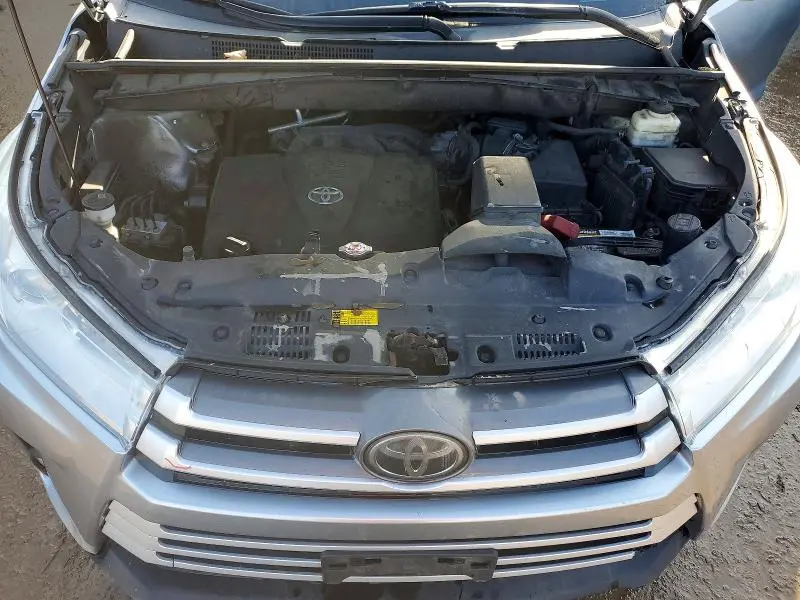 2018 TOYOTA HIGHLANDER XLE  