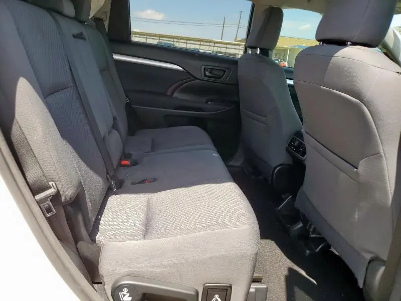 2015 TOYOTA HIGHLANDER LE  