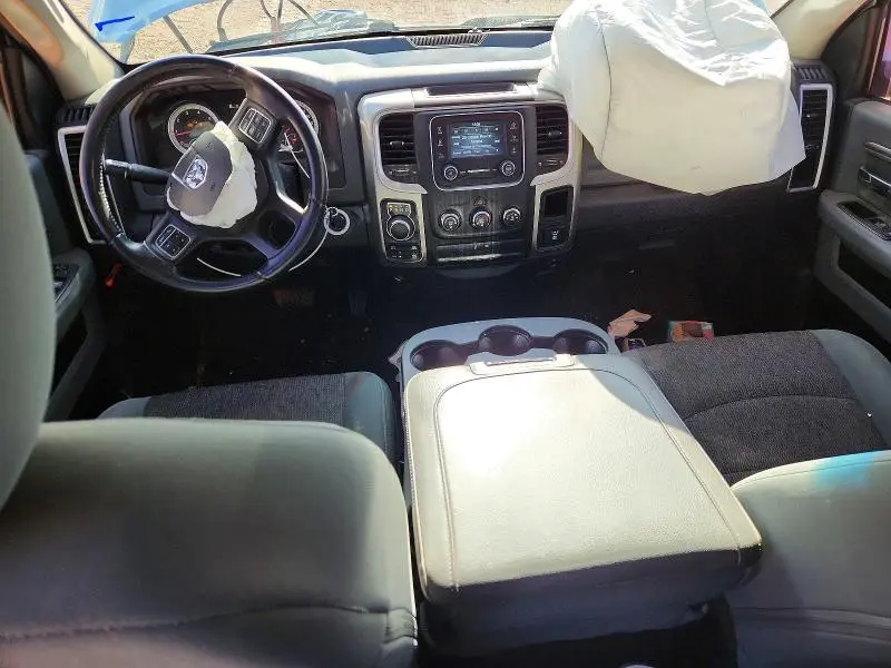 2015 RAM 1500 SLT  