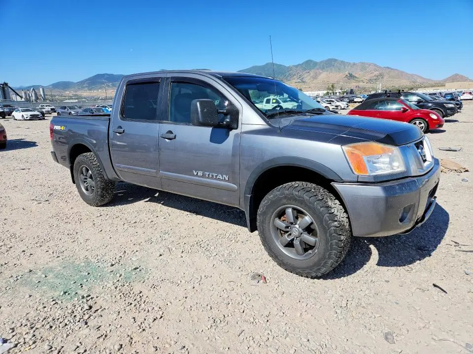2014 NISSAN TITAN SV  