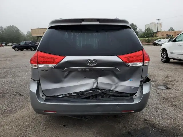 2011 TOYOTA SIENNA LE  