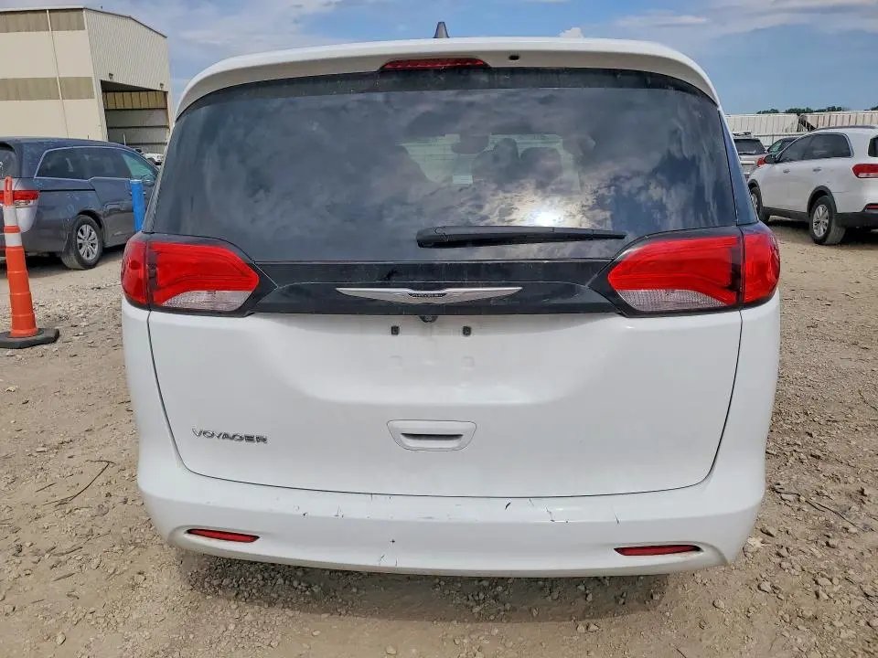 2024 CHRYSLER VOYAGER LX  