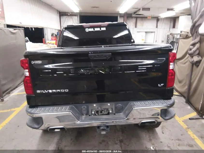 2023 CHEVROLET SILVERADO 1500 4WD  STANDARD BED LT
