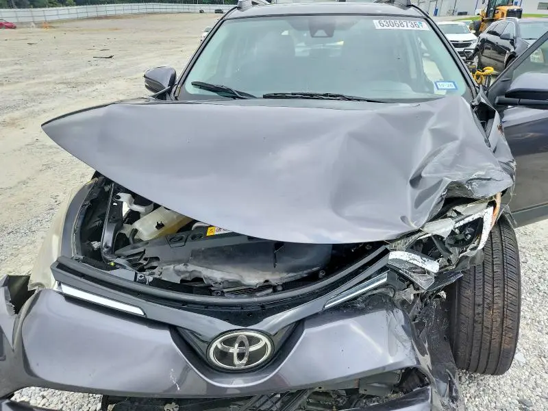 2018 TOYOTA RAV4 XLE  