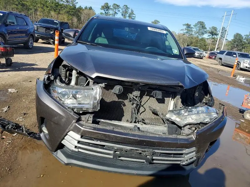 2018 TOYOTA HIGHLANDER SE  