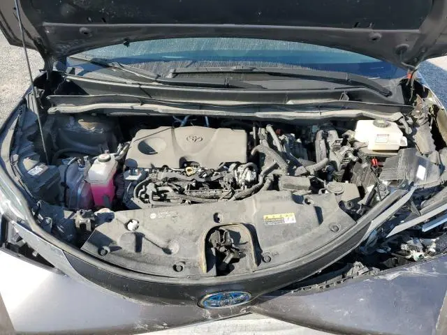 2022 TOYOTA SIENNA LE  