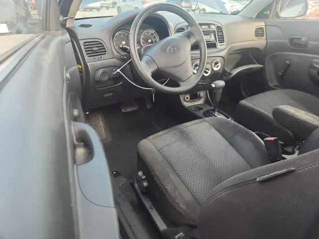 2010 HYUNDAI ACCENT GS  