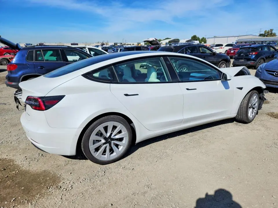 2022 TESLA MODEL 3   