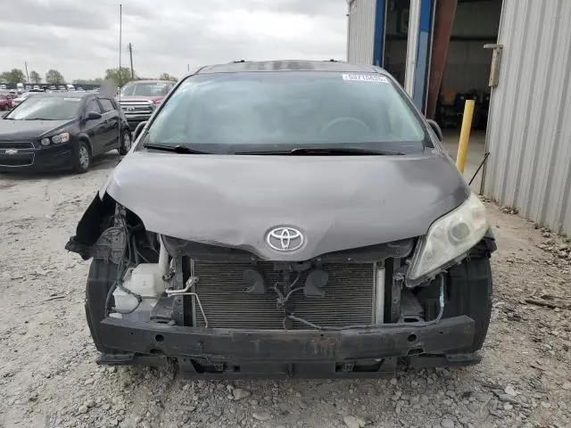 2011 TOYOTA SIENNA LE  