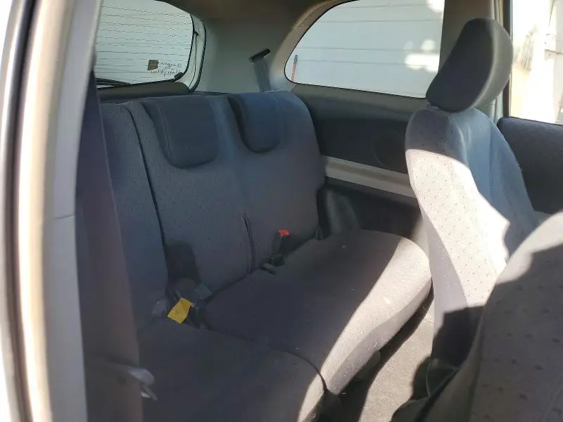 2011 TOYOTA YARIS BASE  