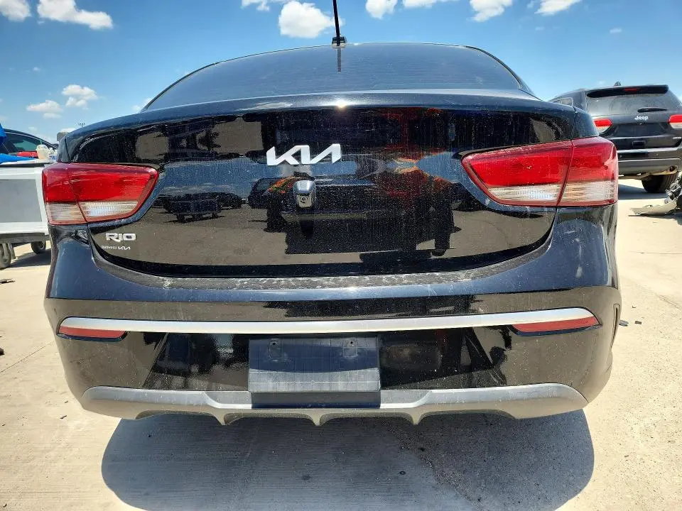 2022 KIA RIO S  