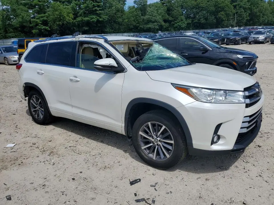 2018 TOYOTA HIGHLANDER XLE  