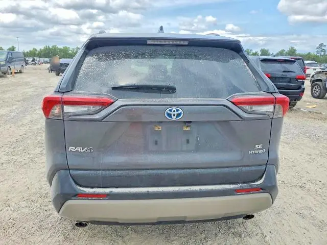 2022 TOYOTA RAV4 SE  