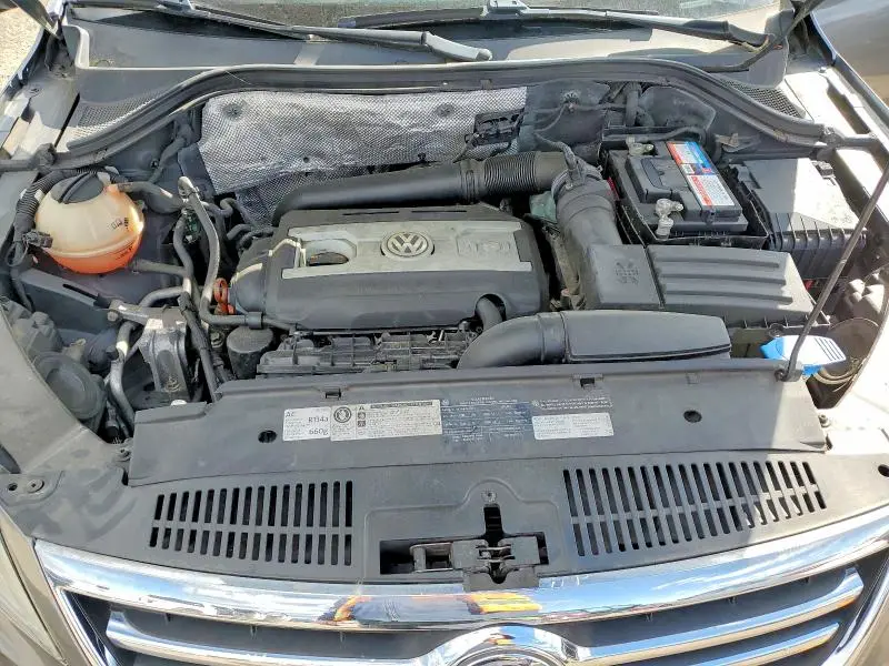 2011 VOLKSWAGEN TIGUAN S  