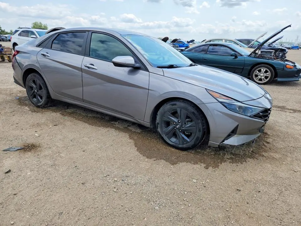 2021 HYUNDAI ELANTRA SEL  