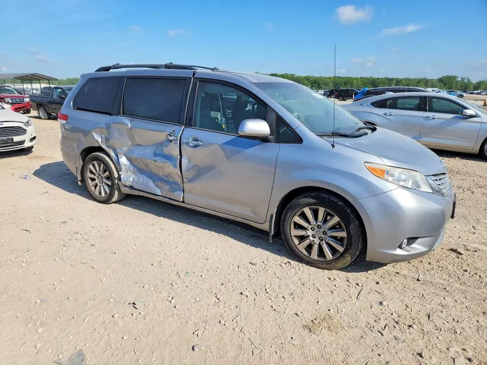 2013 TOYOTA SIENNA XLE 7-PASSENGER  