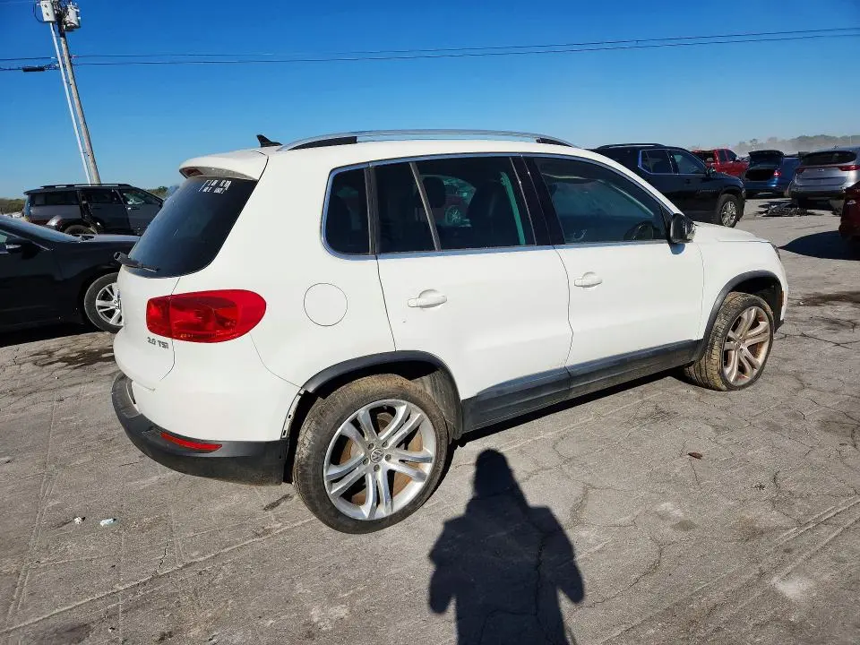 2013 VOLKSWAGEN TIGUAN S  