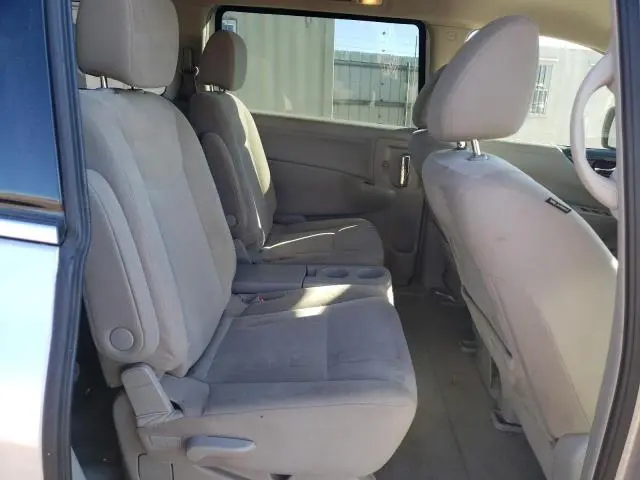 2015 NISSAN QUEST S