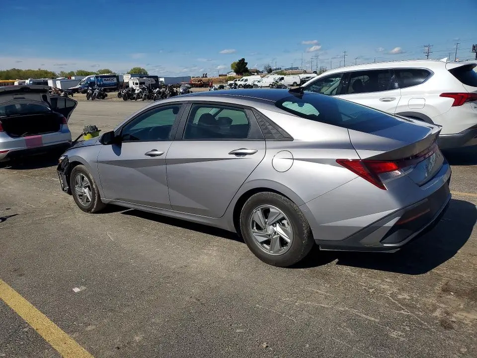 2025 HYUNDAI ELANTRA SE  