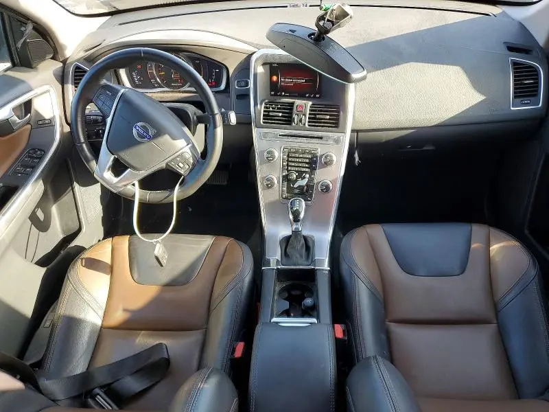 2017 VOLVO XC60 T5 DYNAMIC  