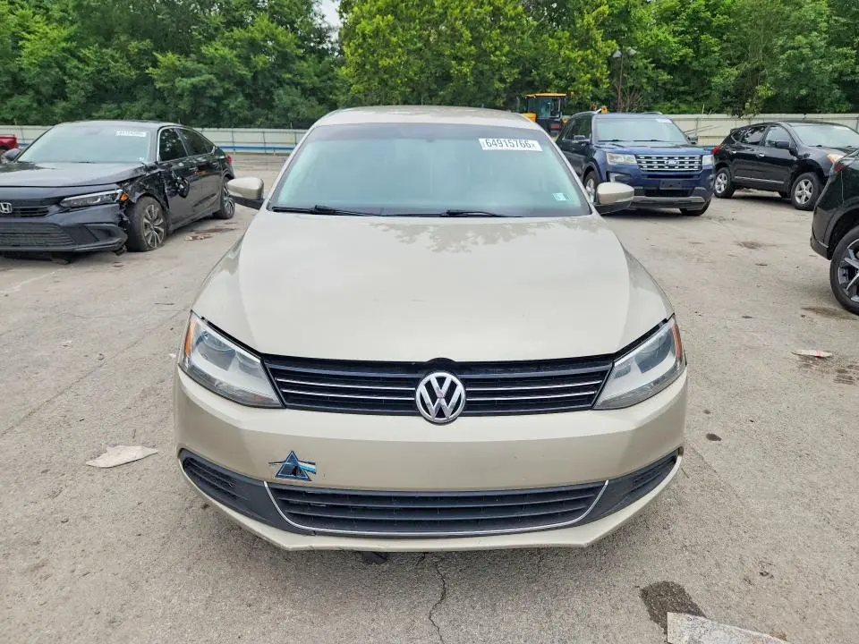 2013 VOLKSWAGEN JETTA SE  