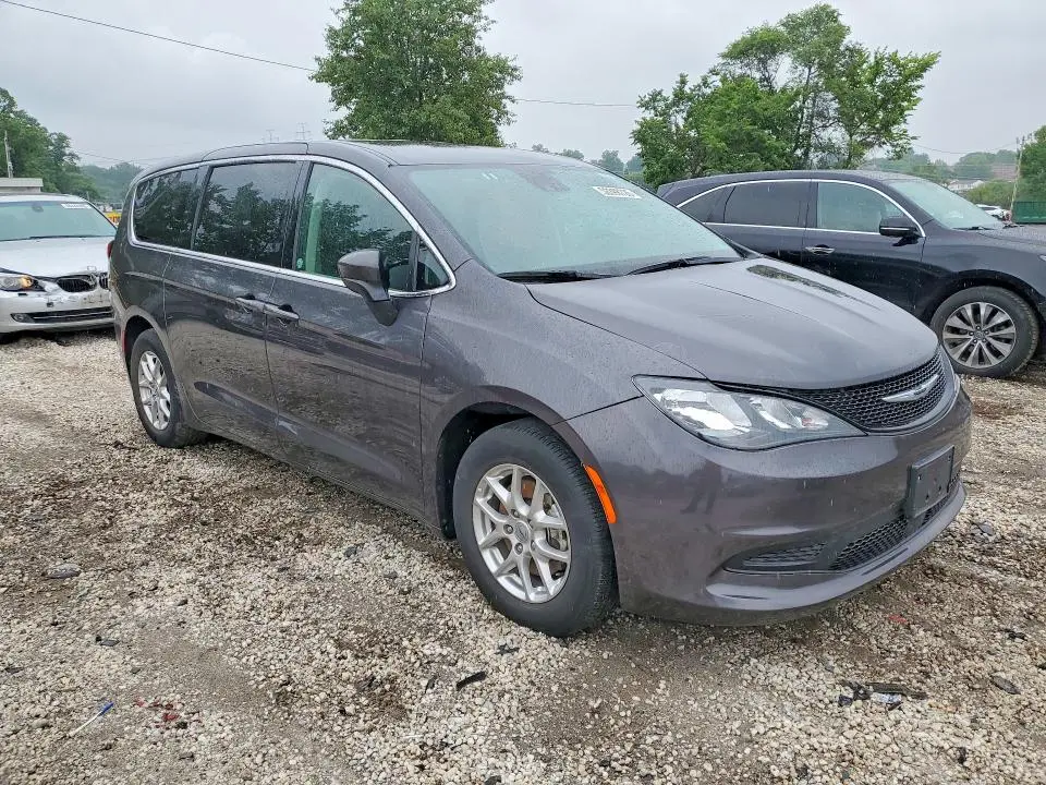 2023 CHRYSLER VOYAGER LX  