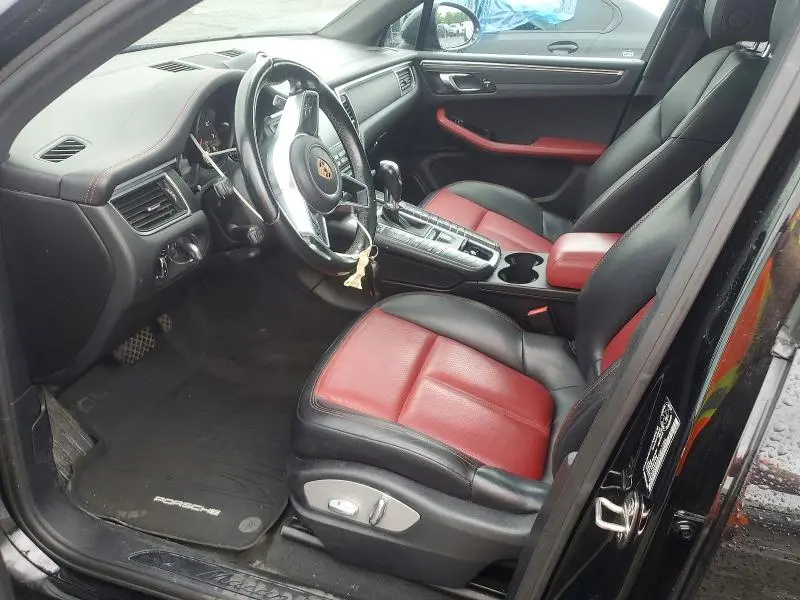 2018 PORSCHE MACAN   