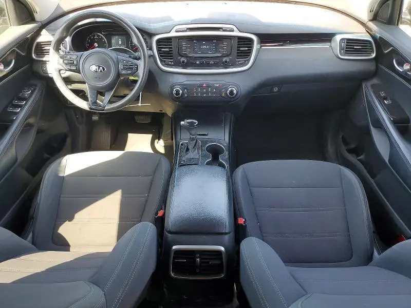 2017 KIA SORENTO LX V6  