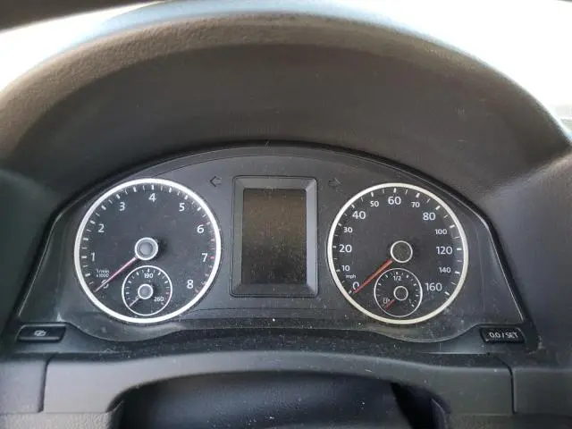 2011 VOLKSWAGEN TIGUAN S  