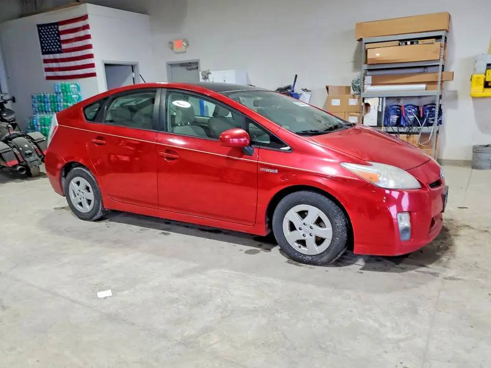 2010 TOYOTA PRIUS III  