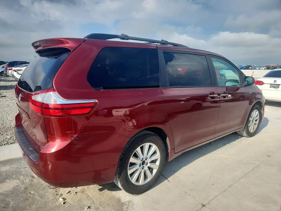 2017 TOYOTA SIENNA XLE PREMIUM 7-PASSENGER  