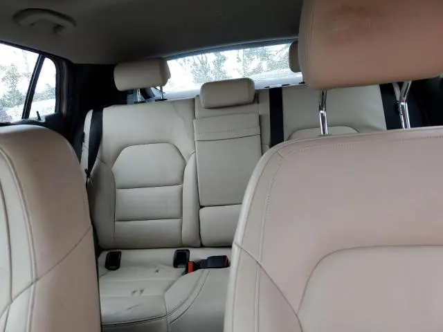 2018 INFINITI QX30 BASE  