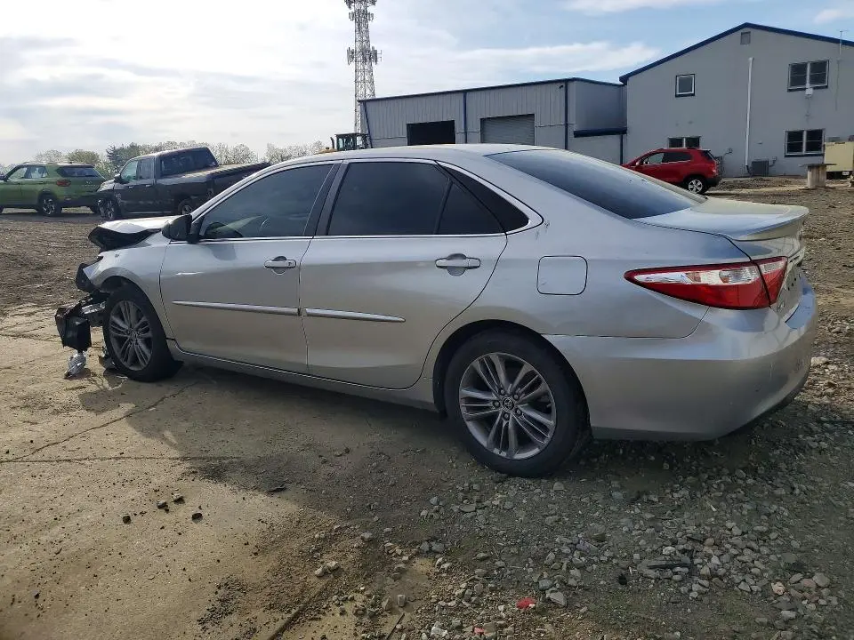 2016 TOYOTA CAMRY SE  