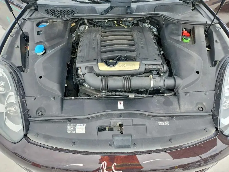 2016 PORSCHE CAYENNE   