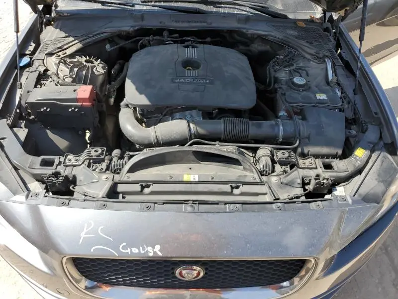 2017 JAGUAR XE PREMIUM  