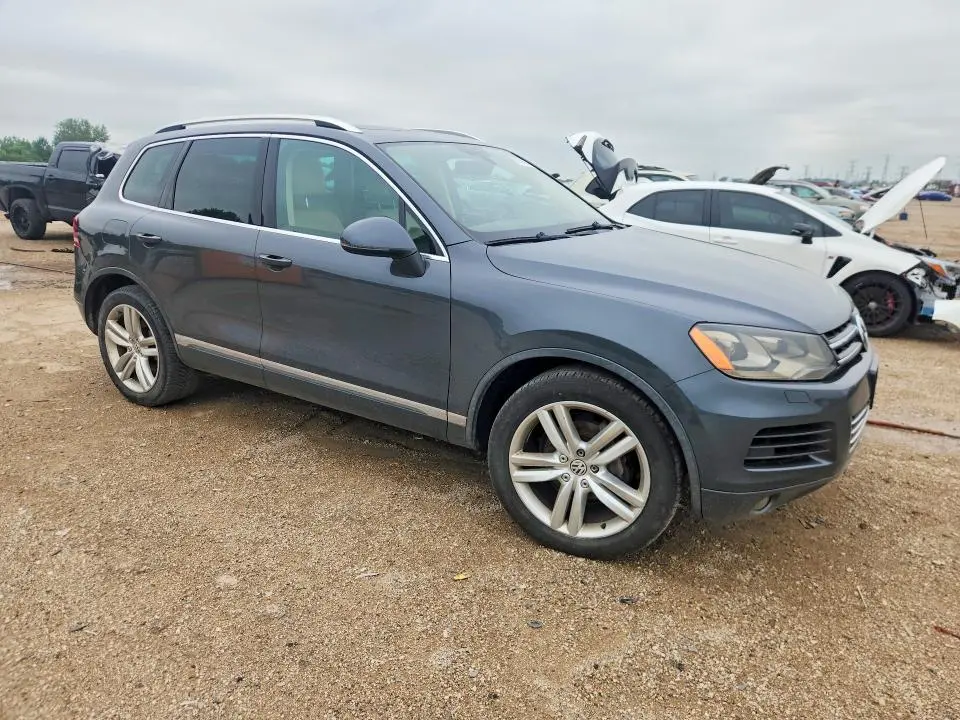 2013 VOLKSWAGEN TOUAREG V6 TDI  