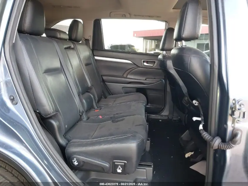 2016 TOYOTA HIGHLANDER XLE V6