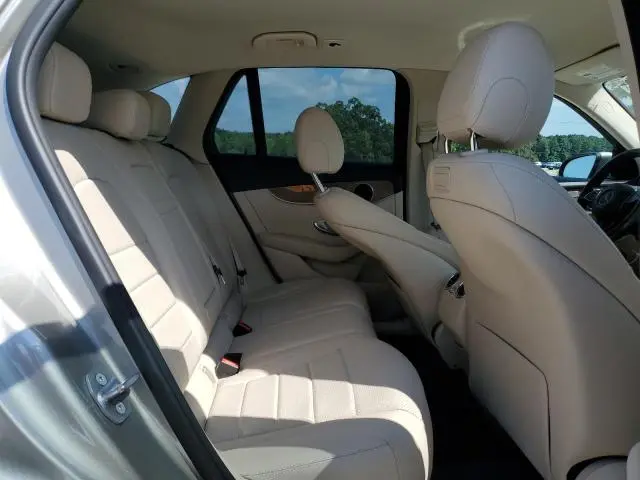 2019 MERCEDES-BENZ GLC 300  