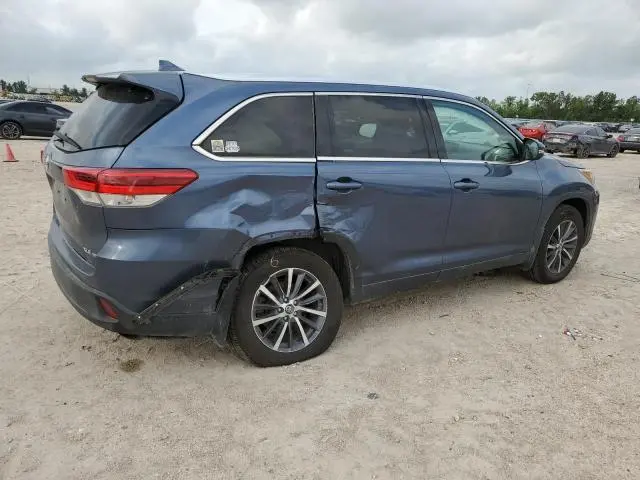 2018 TOYOTA HIGHLANDER SE  