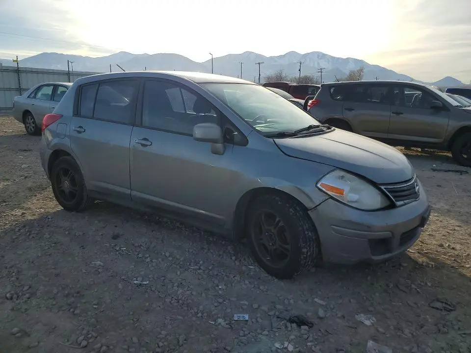 2010 NISSAN VERSA S  