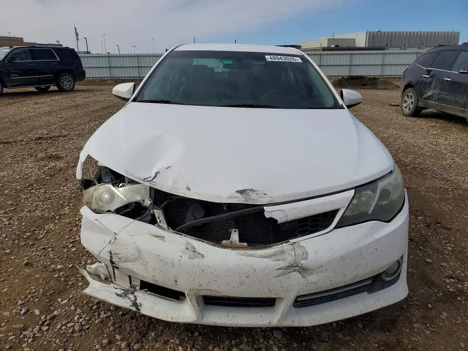 2013 TOYOTA CAMRY SE  